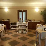 Boutique Corte Malaspina 2* קסטלנואובו דל גארדה