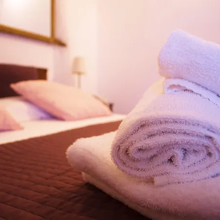 Boutique Corte Malaspina 2* Кастельнуово-дель-Гарда