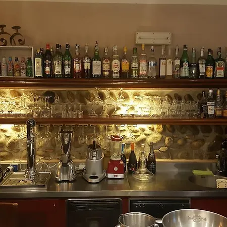 Boutique Corte Malaspina 2* Кастельнуово-дель-Гарда