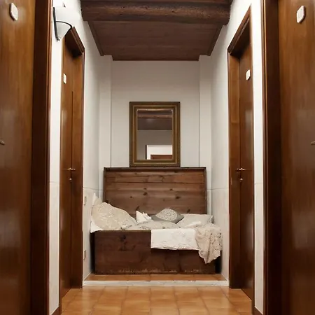 Boutique Corte Malaspina 2* Кастельнуово-дель-Гарда