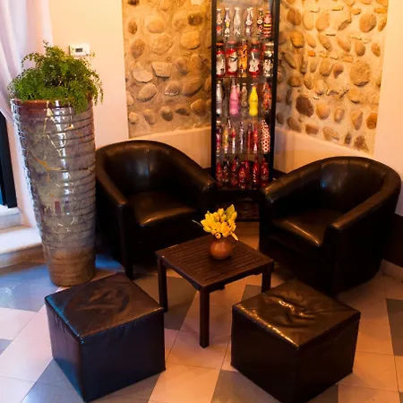 Boutique Corte Malaspina 2* Кастельнуово-дель-Гарда