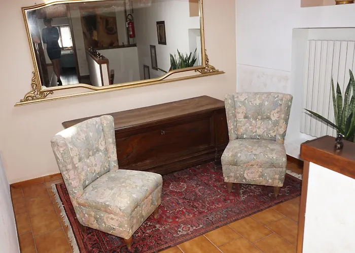 Boutique Corte Malaspina 2* קסטלנואובו דל גארדה