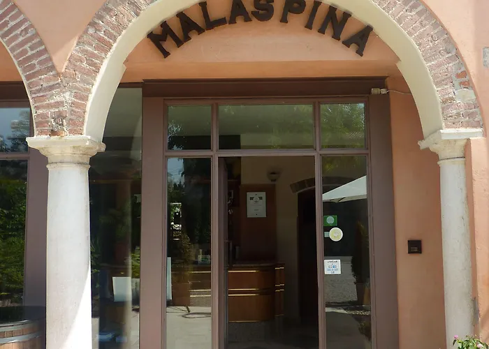 Boutique Corte Malaspina 2* קסטלנואובו דל גארדה